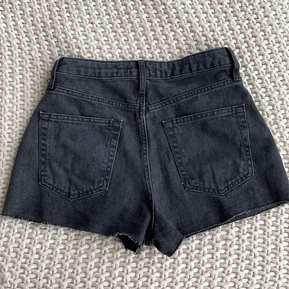 size 27 Forever 21 black denim shorts - Picture 2 of 2